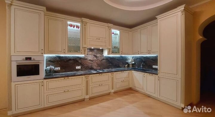 Кухня в потолок