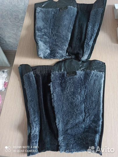 Куски чёрной кожи и меха