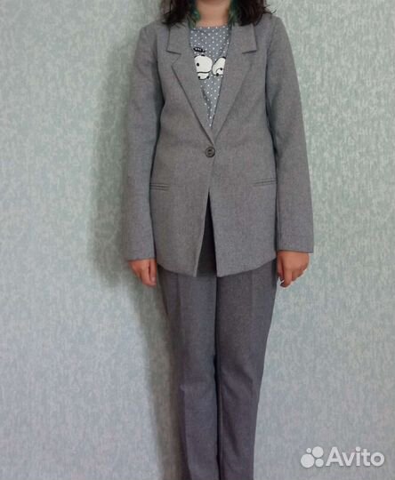 Школьный костюм для девочки 150-160