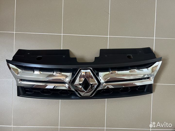 Решетка радиатора Renault Duster 1 2015-2020