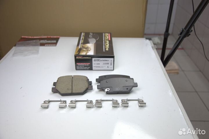 Передние колодки PowerStop Camaro / Cadillac XT4