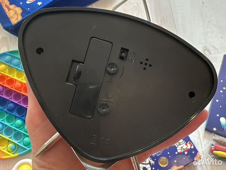 Пакетом :часы будильник и другое