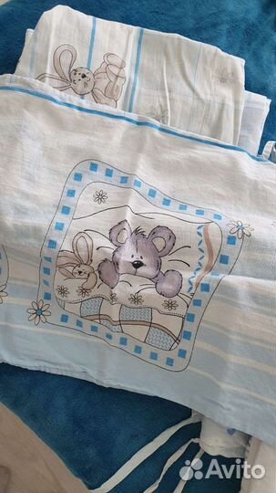 Бортики и принадлежности в кроватку