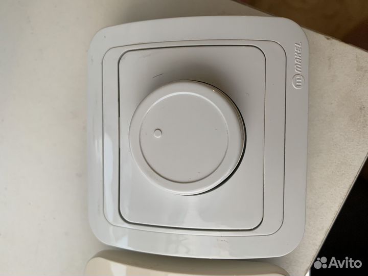 Розетки и выключатели