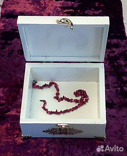 Деревянная шкатулка 