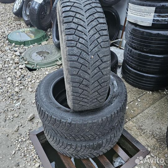 Michelin X-Ice North 4 215/60 R17