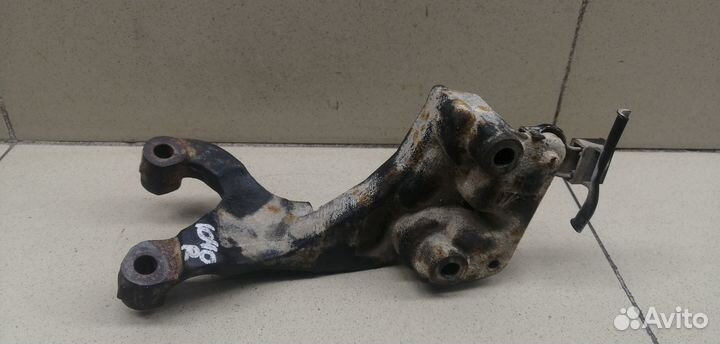 Кронштейн (сопут. товар) Hi Lux 2015