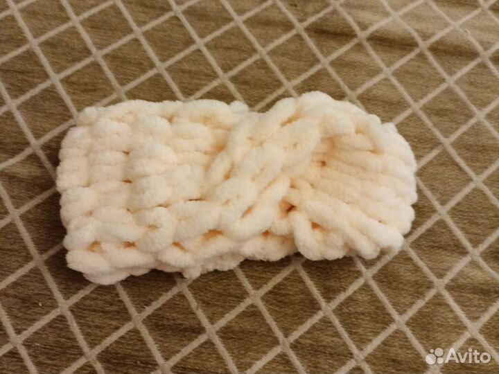 Повязка на голову вязаная