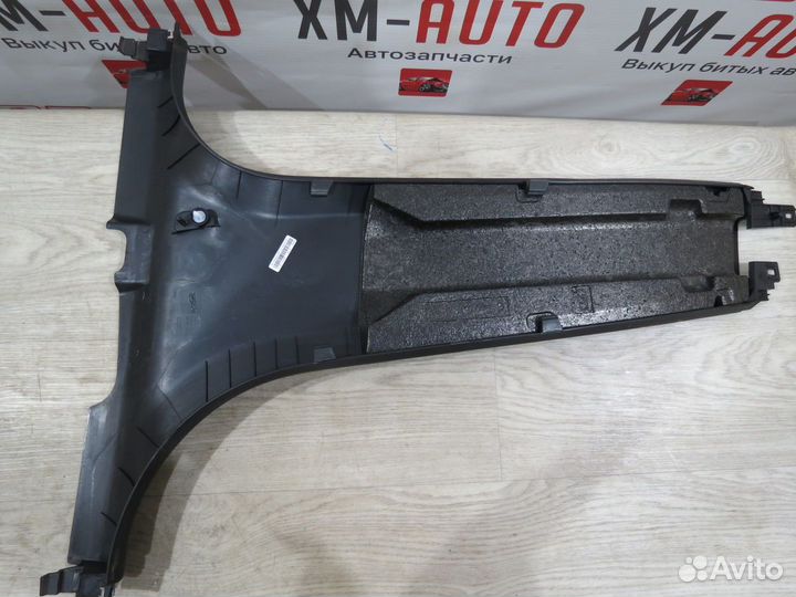 Обшивка средней стойки правая LADA Vesta SW Cross