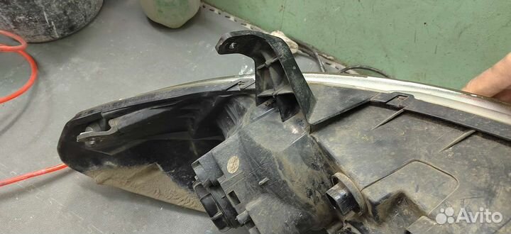 Фара левая Hyundai H1 Grand Starex