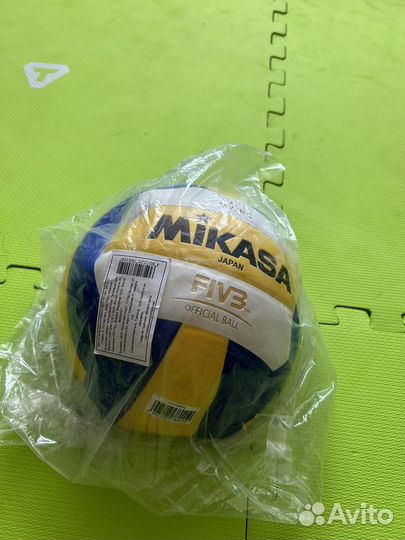 Волейбольные и резиновые мячи