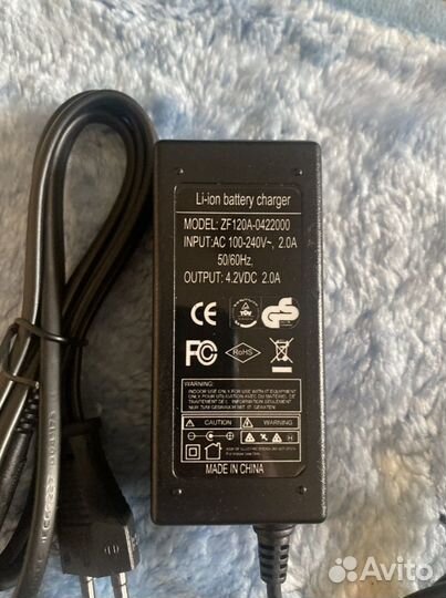 Продается зарядное устройство для акумуляторов ZF1