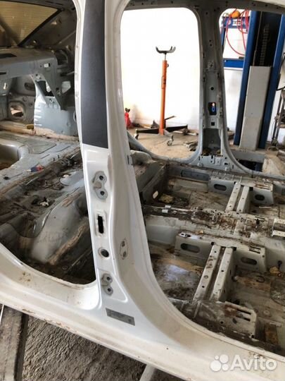 Центральная стойка правая Chevrolet Cobalt седан