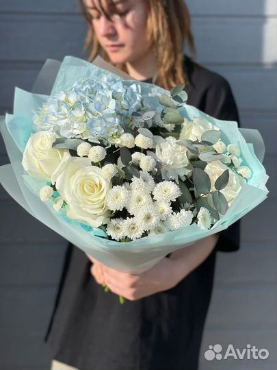 Букеты с доставкой розы, ромашки, гортензия