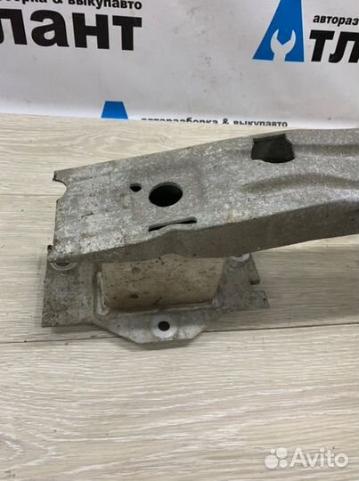 Усилитель бампера задний Opel Astra J A16XER 2010