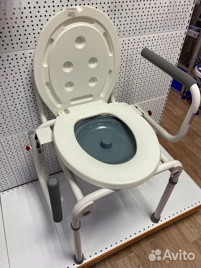 Кресло Туалет с Откидными Поручнями