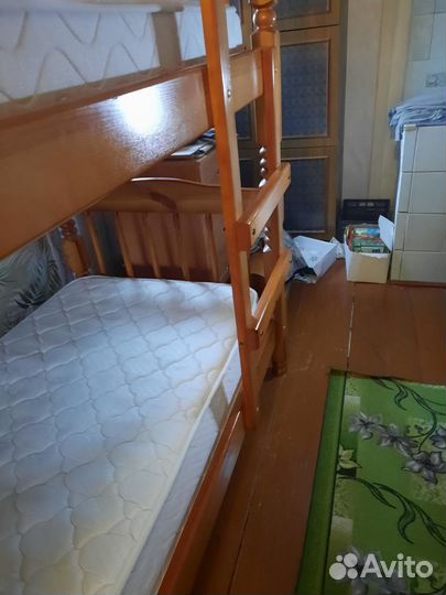Двухъярусная кровать