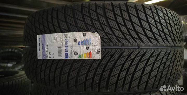 Michelin Alpin 5 285/40 R22 и 325/35 R22 114L