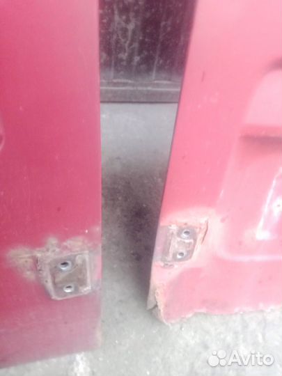 Задние двери спринтер 95-06г.в под ремонт