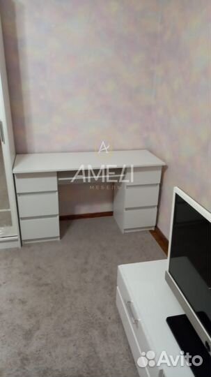 Письменный стол белый