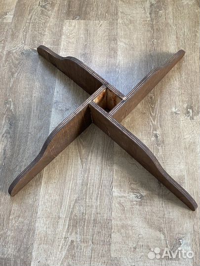 Деревянная подставка для елки