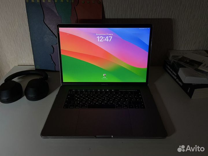 Macbook pro 15 2018 i7 16gb