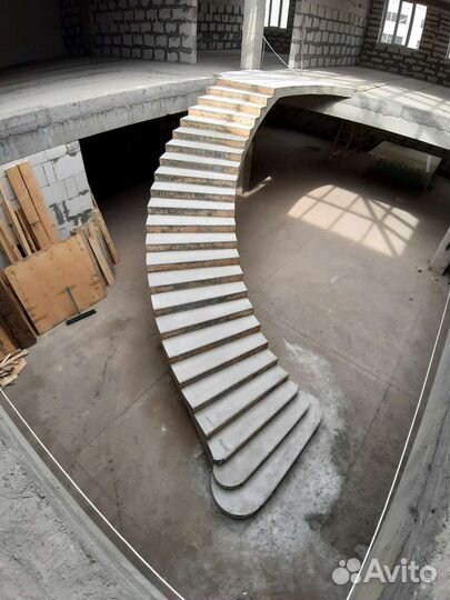 Бетонная лестница