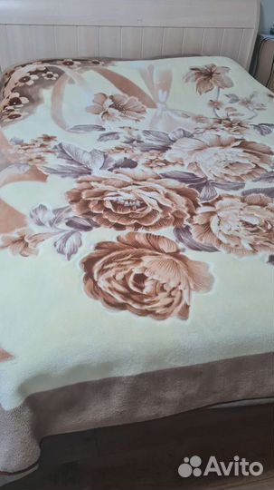 Плед шерстяной 200*230+чехлы на подушки