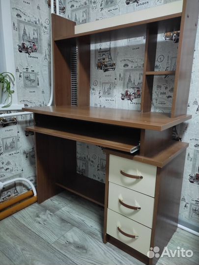 Компьютерный стол