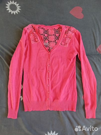 Кофта на пуговицах розовая
