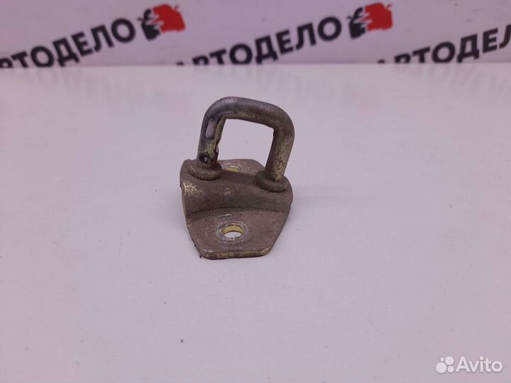 Петля замка багажника Daihatsu Gran Move 2000