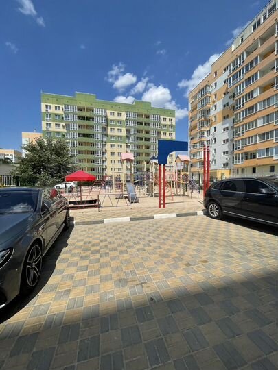 2-к. квартира, 62 м², 1/9 эт.