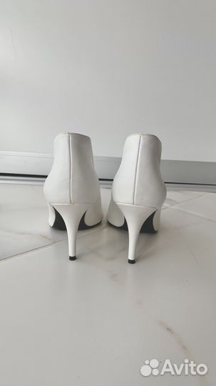 Белые ботильоны ботинки лодочки Zara 39