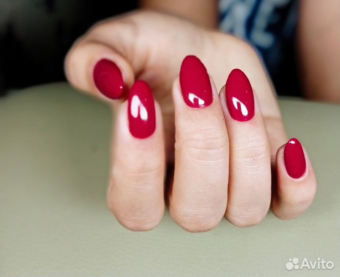 Маникюр, педикюр, наращивание ногтей