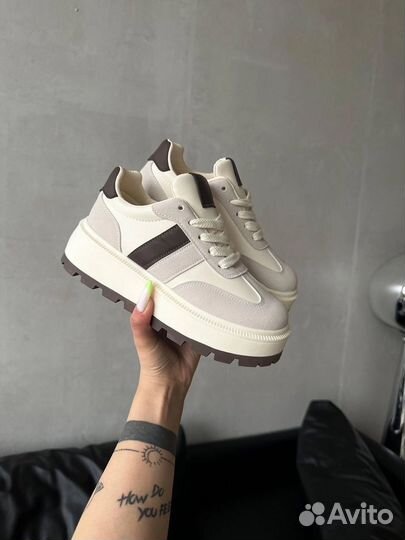 Кроссовки женские летние