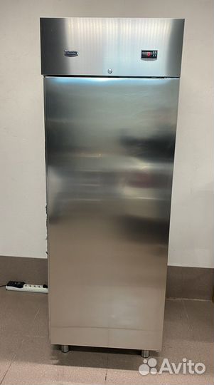 Холодильный шкаф Electrolux RS06RX1F 726317