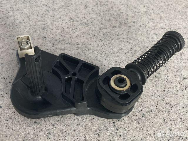 Кулиса крепления тросов МКПП рапид пооо