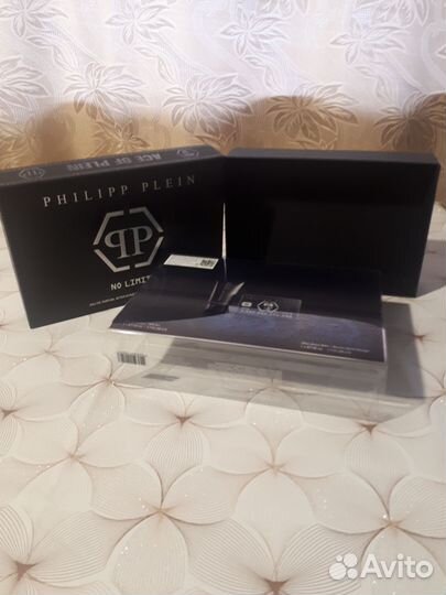 Коробка из под набора парфюма