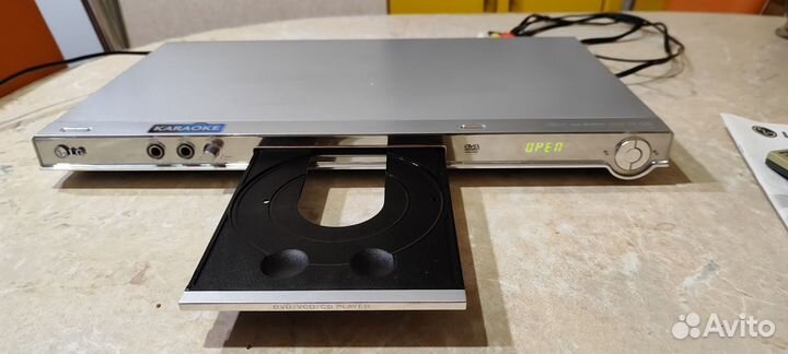 DVD плеер LG DGK -688X