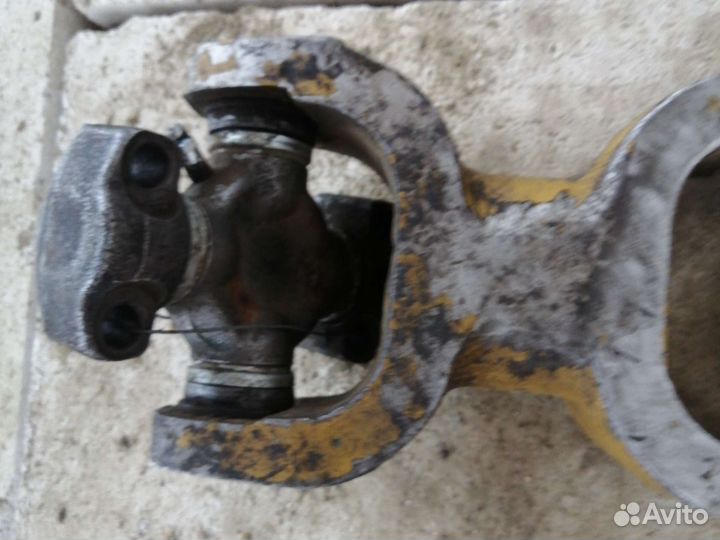 Кардан на бульдозер камацу D65E