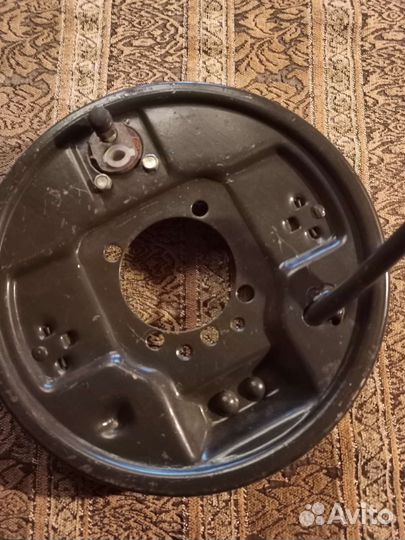 Тормозной щит в сборе с 412, 408