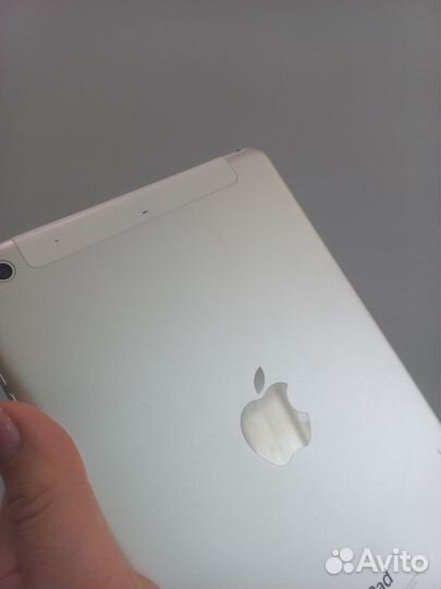 Планшет Apple iPad mini 2
