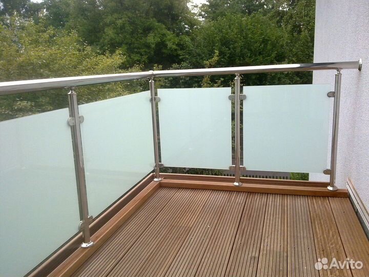 Стеклянные ограждения перил