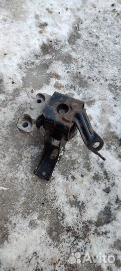 Подушка двигателя