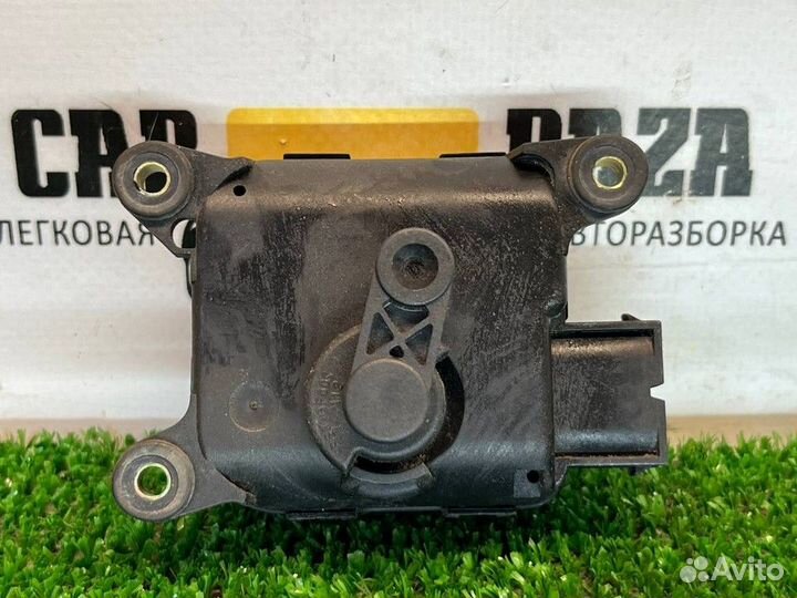 Моторчик заслонки печки Audi4B1820511