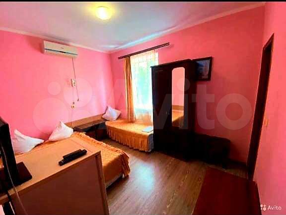 Комната 25 м², 1/4 эт.