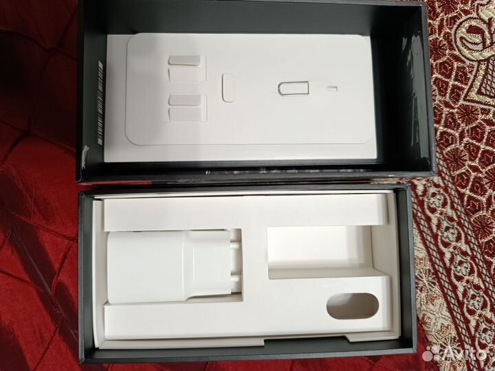 Xiaomi Mi 8, 6/64 ГБ