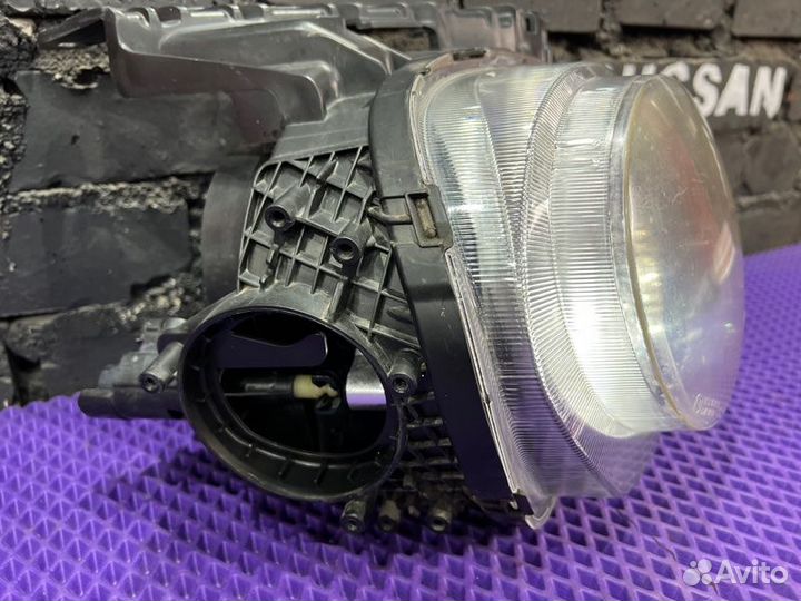 Фара передняя правая Nissan Juke YF15-218419