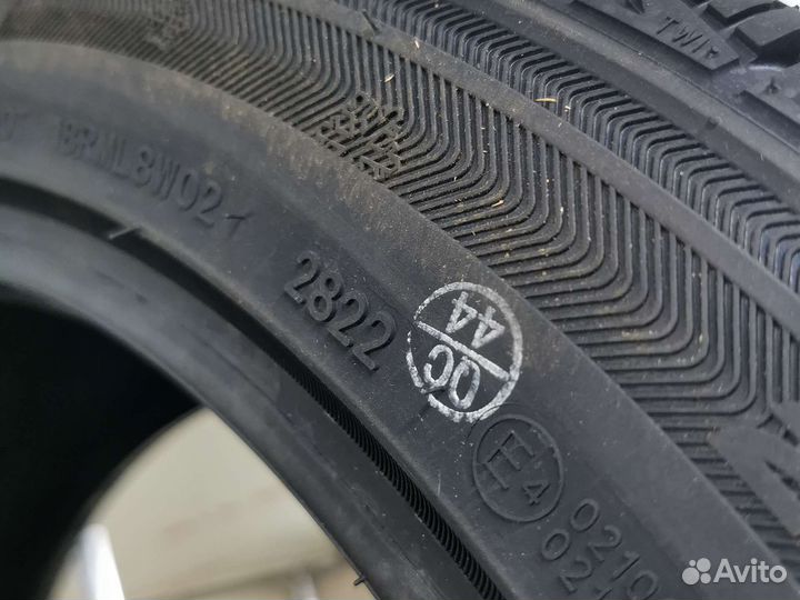 DoubleStar DW02 235/45 R17 94T