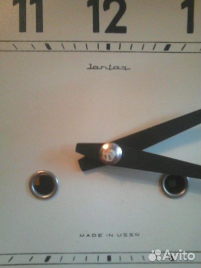 Часы настенные маятниковые механические 